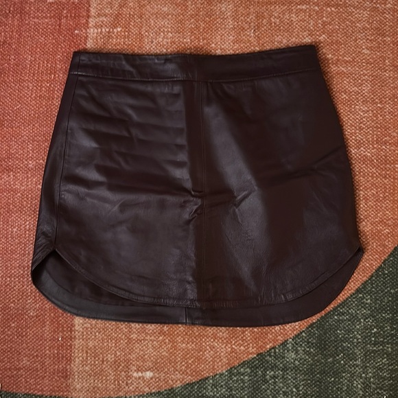 BB Dakota Conrad Leather Mini Skirt - size 2 but runs large - Picture 2 of 4